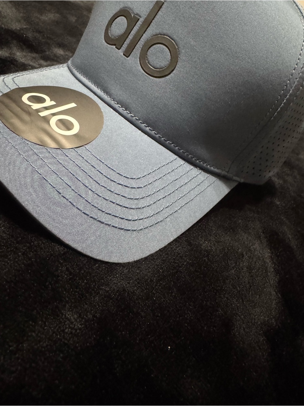 NWT ALO Yoga Cap in Slate Blue with Black Logo